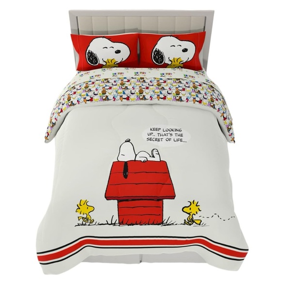 Peanuts Snoopy Reversible Comforter | Full Size - Picture 4 of 5